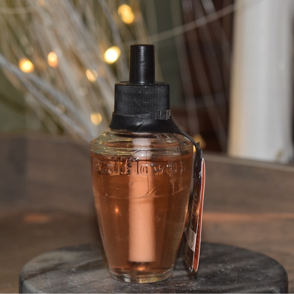 Prosecco & Peaches Wallflower Refill Bath and Body Works SEALED - Picture 3 of 3